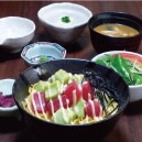 まぐろアボカド丼定食